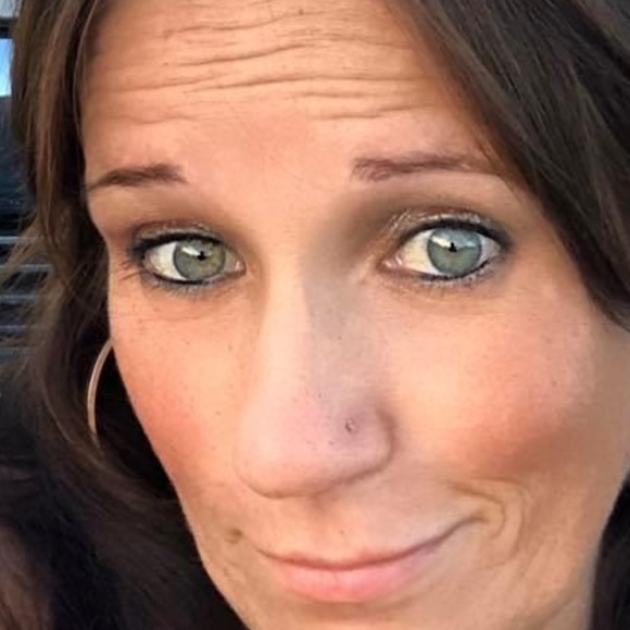 Meet your Posher, Christina - Picture 2 of 2